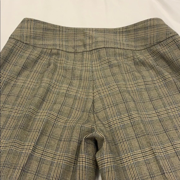 Good condition plaid capris!! - Picture 5 of 5